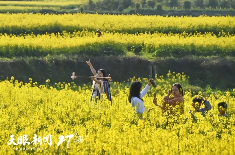 贵州省多地推出文旅大餐吸引游客纷至沓来