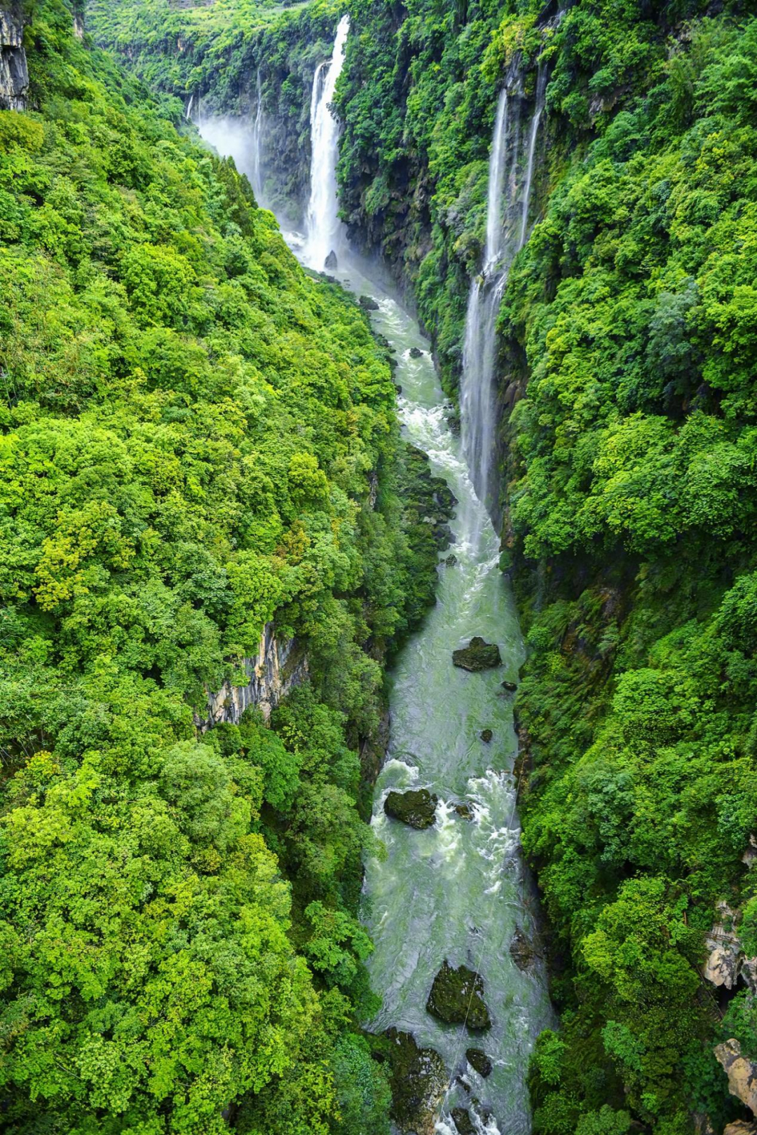 马岭河峡谷。刘朝富 摄.png