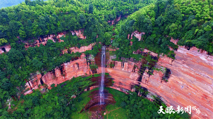 赤水佛光岩景区 王怀茂摄(1)_副本.jpg