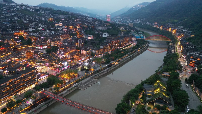 仁怀：酱香啤酒音乐节 带火茅台旅游热