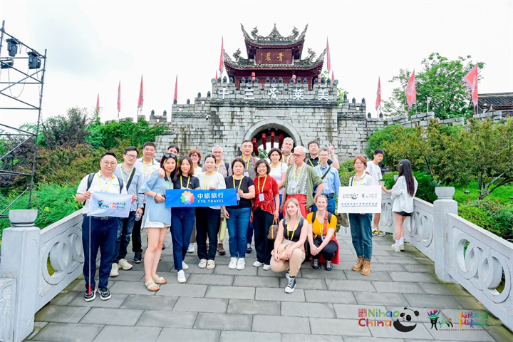 欧洲旅行商开启贵州第一站，打卡青岩古镇和青云市集