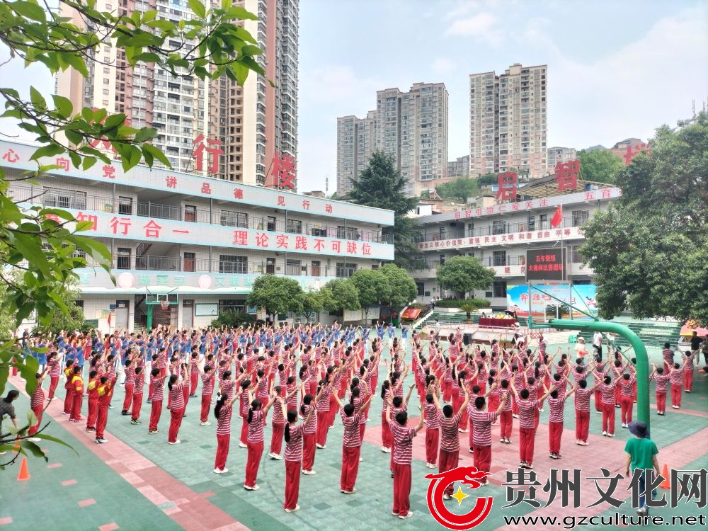 魅力大课间 活力满校园 金沙县第六小学举行2024年春季学期红领巾小健将“阳光体育”暨体艺“2+1”大课间操比赛活动