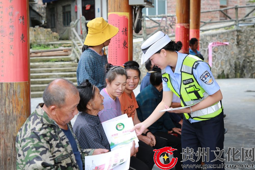 黎平公安：法治宣传进农村 鼓楼院坝普法忙