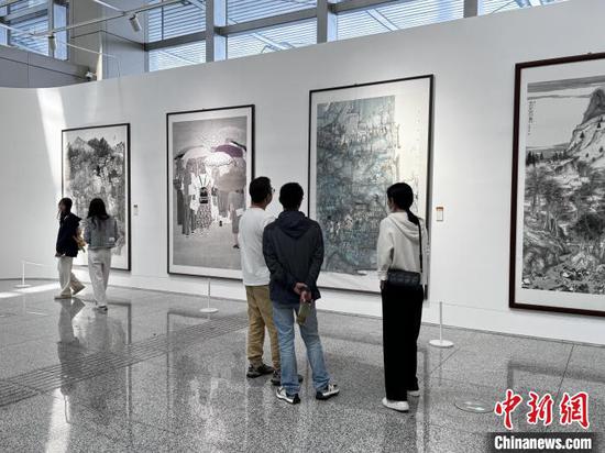 中国民族美术双年展民族地区巡展（贵州站）在贵阳举行