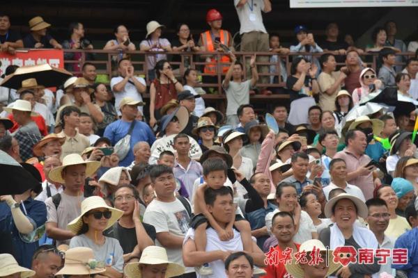 香港明星足球队、广西大学甘蔗队出战！贵州榕江美食足球友谊赛开打