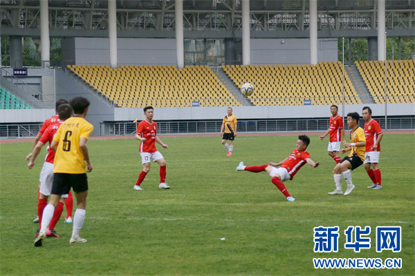 2024年“矿力多杯”安顺市男子足球赛开赛