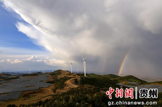 贵州威宁：一场太阳雨成就西凉山大美