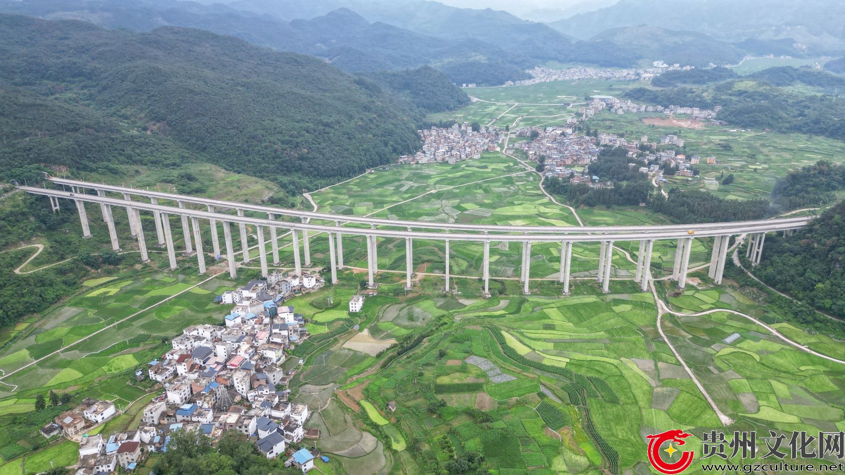 贵州从江：交通路网“盘”活山村经济