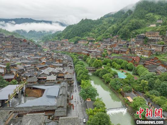 航拍贵州西江千户苗寨雨后美景宛若仙境