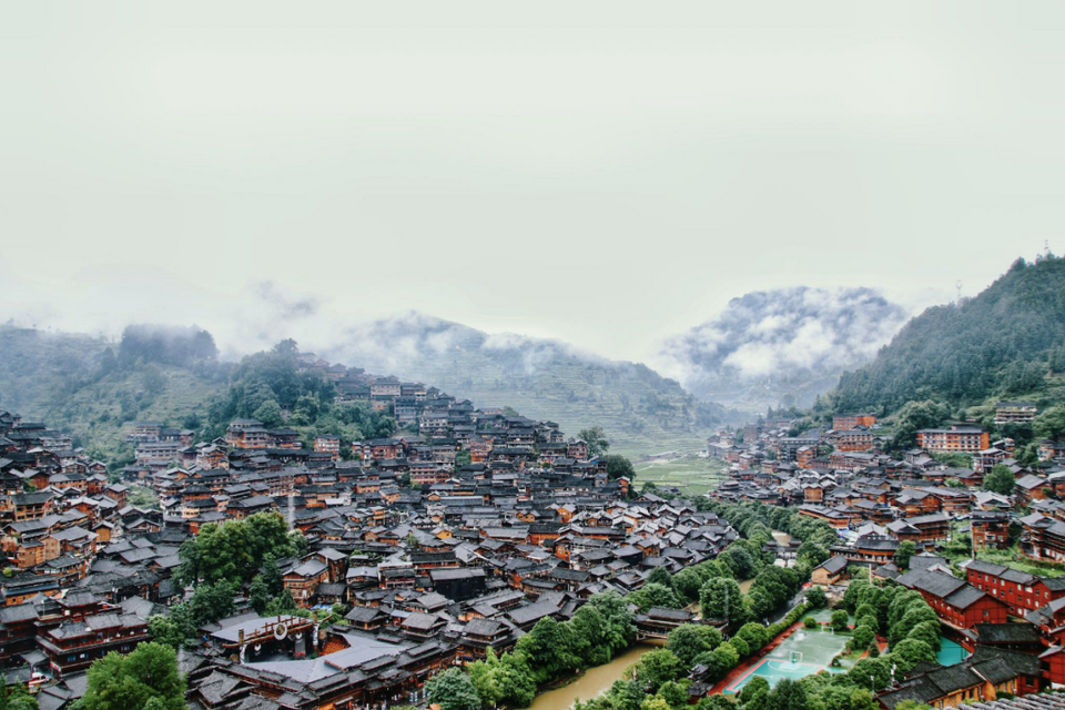 贵州雷山西江千户苗寨：走进“中国苗都” 看遗落在大山深处的童话